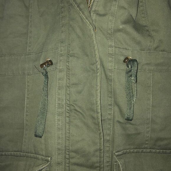 LA hearts army green jacket with a faux fur hood - Picture 3 of 9